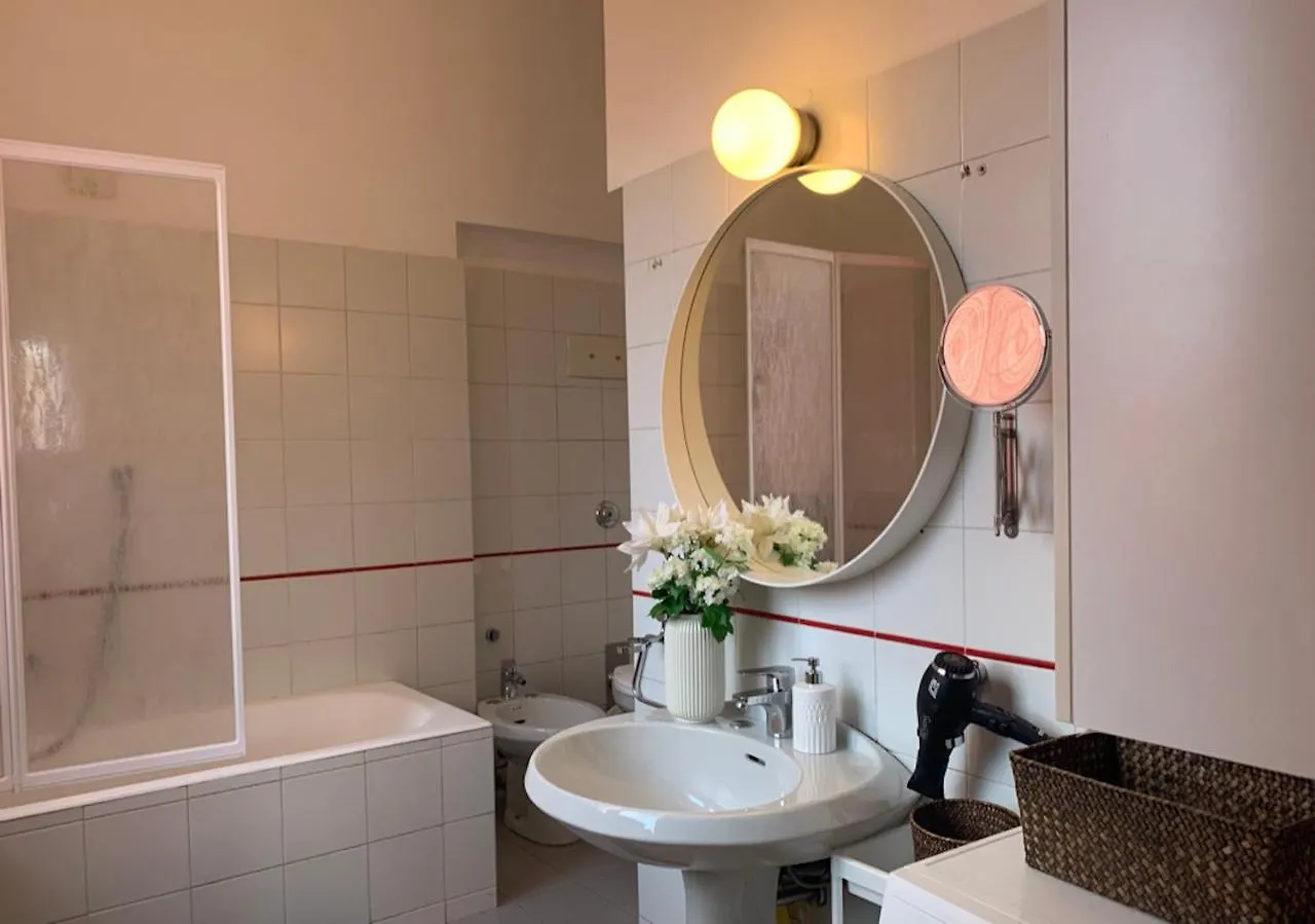 Camozzi Central Apartment Bergamo Italien