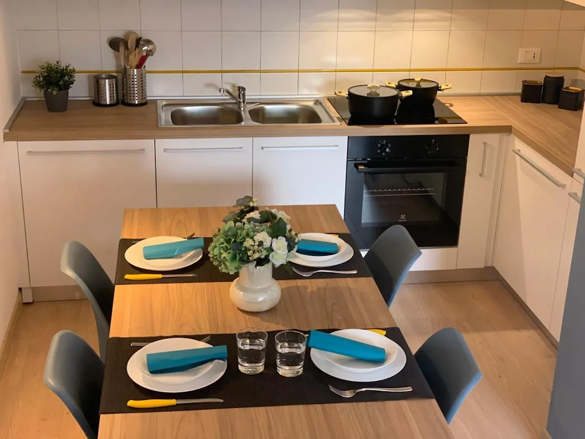 Camozzi Central Apartment Bergamo 0*,  Italien